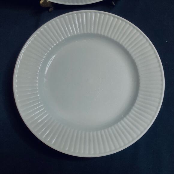 Gibson Ribbed and Dot White Dinner Plates - Picture 2 of 6